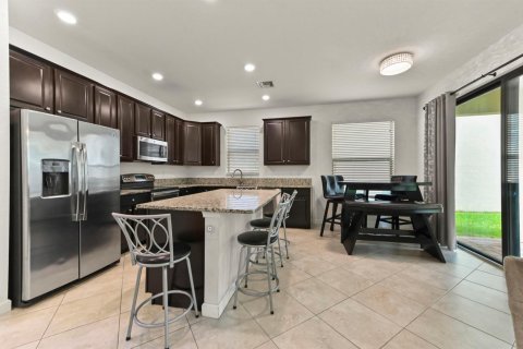 House in Lake Worth, Florida 4 bedrooms, 211.54 sq.m. № 2246663 - photo 9