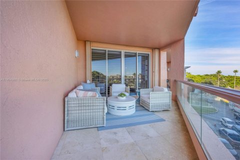 Condo in Coral Gables, Florida, 3 bedrooms  № 1968028 - photo 28