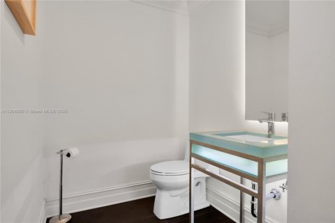 Condo in Coral Gables, Florida, 3 bedrooms  № 1968028 - photo 13