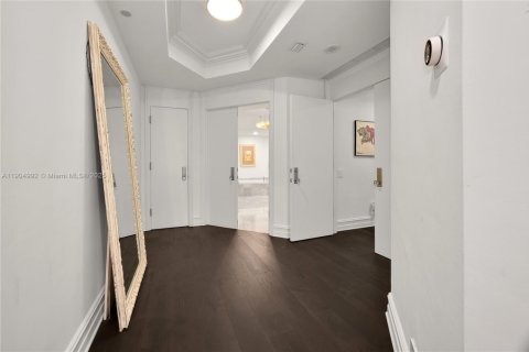 Condo in Coral Gables, Florida, 3 bedrooms  № 1968028 - photo 15