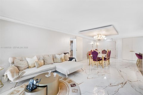 Condo in Bal Harbour, Florida, 2 bedrooms  № 2060812 - photo 6