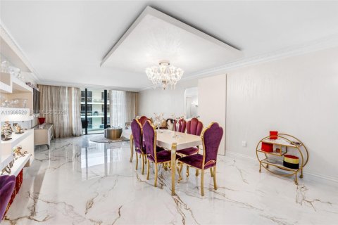 Condo in Bal Harbour, Florida, 2 bedrooms  № 2060812 - photo 3