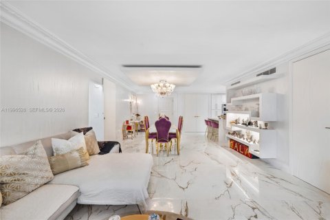 Condo in Bal Harbour, Florida, 2 bedrooms  № 2060812 - photo 7