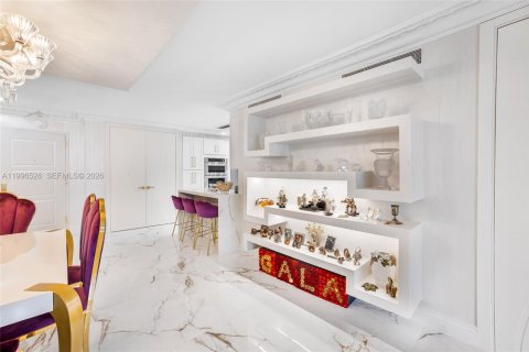 Condo in Bal Harbour, Florida, 2 bedrooms  № 2060812 - photo 10