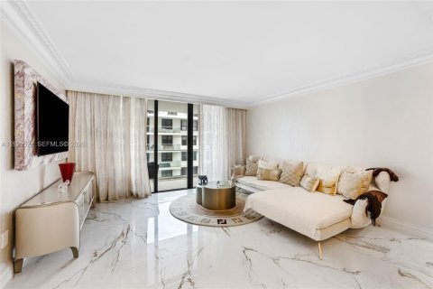 Condo in Bal Harbour, Florida, 2 bedrooms  № 2060812 - photo 4
