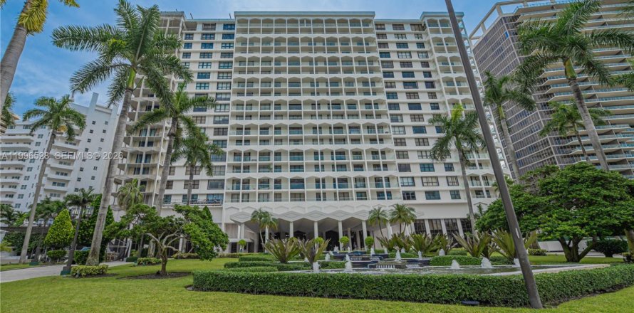 Condo in Bal Harbour, Florida, 2 bedrooms  № 2060812