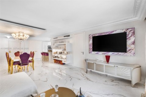 Condo in Bal Harbour, Florida, 2 bedrooms  № 2060812 - photo 8