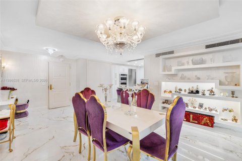 Condo in Bal Harbour, Florida, 2 bedrooms  № 2060812 - photo 9