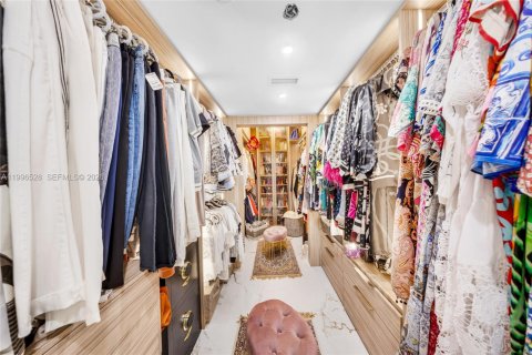 Condo in Bal Harbour, Florida, 2 bedrooms  № 2060812 - photo 26