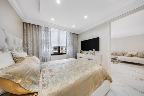 Condo in Bal Harbour, Florida, 2 bedrooms  № 2060812 - photo 30