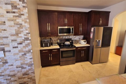 Casa en venta en Homestead, Florida, 3 dormitorios, 166.02 m2 № 1697349 - foto 14