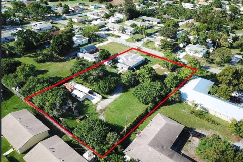Commercial property in Palm Springs, Florida № 2146020 - photo 4