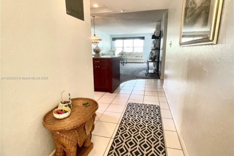 Condo in Pompano Beach, Florida, 3 bedrooms  № 1828166 - photo 2