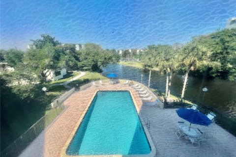 Condo in Pompano Beach, Florida, 3 bedrooms  № 1828166 - photo 13