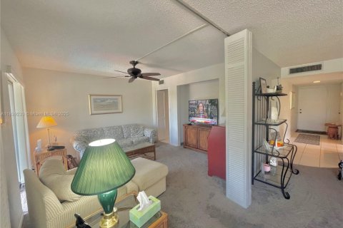 Condo in Pompano Beach, Florida, 3 bedrooms  № 1828166 - photo 19