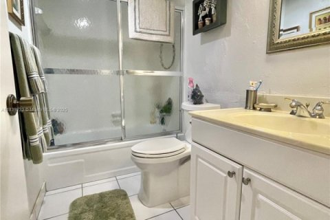 Condo in Pompano Beach, Florida, 3 bedrooms  № 1828166 - photo 20