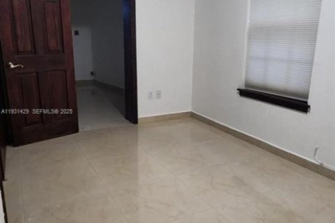 Купить виллу или дом в Майами, Флорида 4 спальни, 199м2, № 2034603 - фото 13