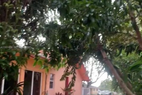 Купить виллу или дом в Майами, Флорида 4 спальни, 199м2, № 2034603 - фото 23