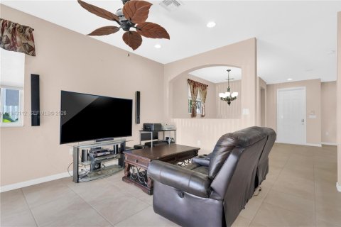 Townhouse in Homestead, Florida 3 bedrooms, 171.87 sq.m. № 2152779 - photo 9