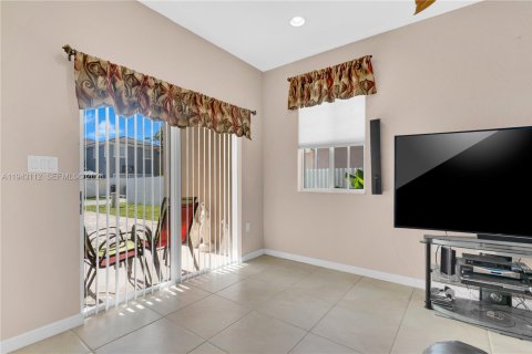 Townhouse in Homestead, Florida 3 bedrooms, 171.87 sq.m. № 2152779 - photo 13