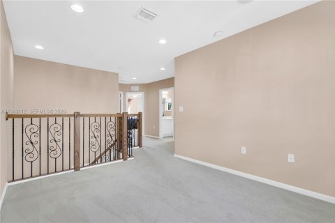 Townhouse in Homestead, Florida 3 bedrooms, 171.87 sq.m. № 2152779 - photo 19