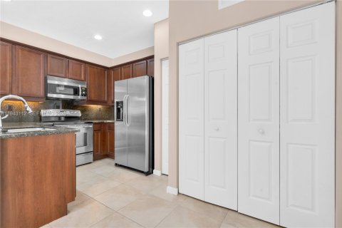Townhouse in Homestead, Florida 3 bedrooms, 171.87 sq.m. № 2152779 - photo 17