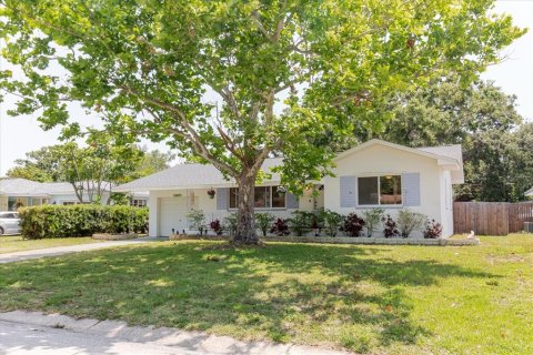 Casa en venta en Clearwater, Florida, 2 dormitorios, 106.56 m2 № 1737115 - foto 1