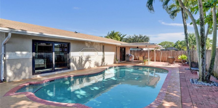 Дом в Санрайз, Флорида 4 спальни № 1963588