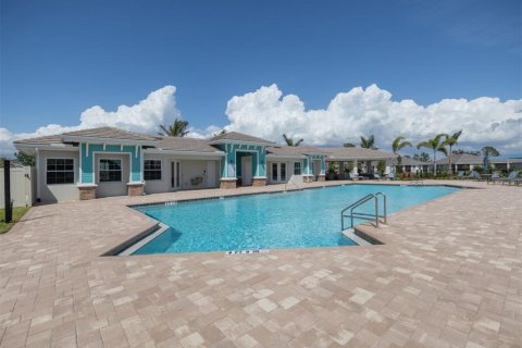 House in Venice, Florida 2 bedrooms, 138.98 sq.m. № 2418393 - photo 23