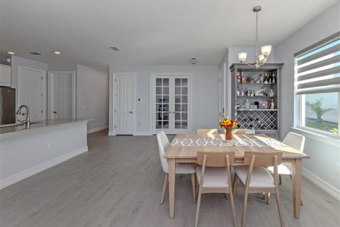 House in Venice, Florida 2 bedrooms, 138.98 sq.m. № 2418393 - photo 4