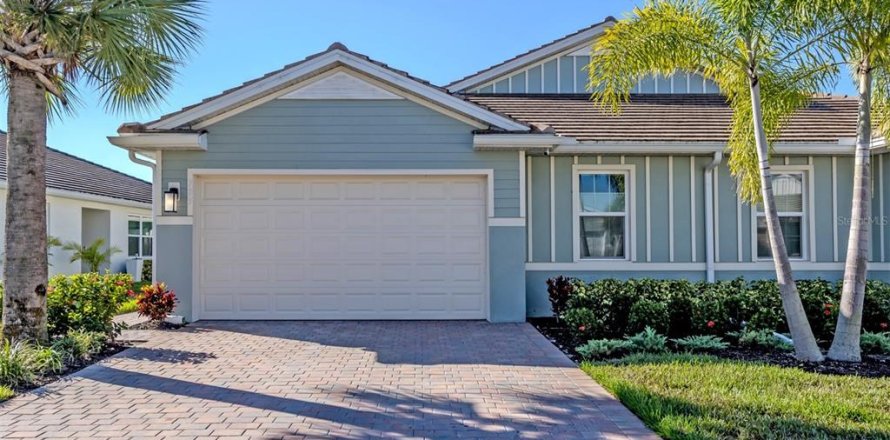 House in Venice, Florida 2 bedrooms, 138.98 sq.m. № 2418393