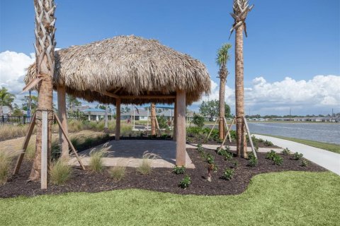 House in Venice, Florida 2 bedrooms, 138.98 sq.m. № 2418393 - photo 25