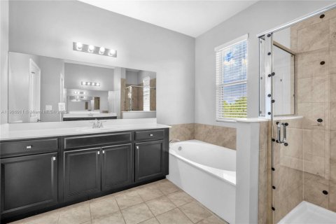 Casa en alquiler en Homestead, Florida, 6 dormitorios, 282.42 m2 № 2016263 - foto 15