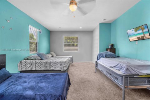 Casa en alquiler en Homestead, Florida, 6 dormitorios, 282.42 m2 № 2016263 - foto 13