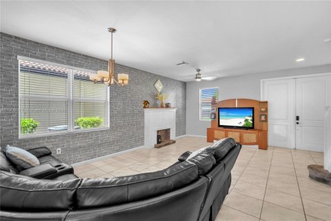 Casa en alquiler en Homestead, Florida, 6 dormitorios, 282.42 m2 № 2016263 - foto 4