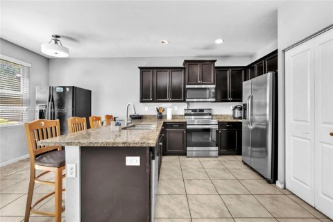 Casa en alquiler en Homestead, Florida, 6 dormitorios, 282.42 m2 № 2016263 - foto 6