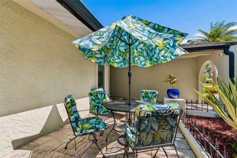 House in Safety Harbor, Florida 2 bedrooms, 156.91 sq.m. № 2200625 - photo 9