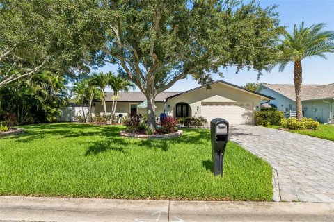 House in Safety Harbor, Florida 2 bedrooms, 156.91 sq.m. № 2200625 - photo 6