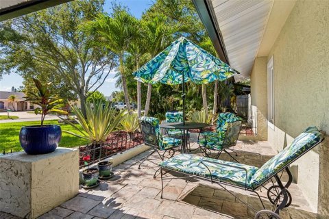 House in Safety Harbor, Florida 2 bedrooms, 156.91 sq.m. № 2200625 - photo 11