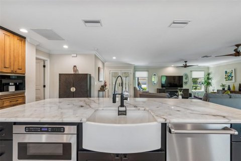 House in Safety Harbor, Florida 2 bedrooms, 156.91 sq.m. № 2200625 - photo 28