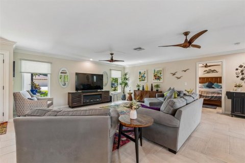 House in Safety Harbor, Florida 2 bedrooms, 156.91 sq.m. № 2200625 - photo 16