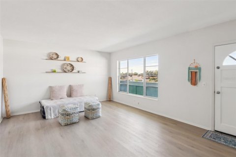 Copropriété à vendre à Clearwater, Floride: 1 chambre, 76.64 m2 № 2093008 - photo 3
