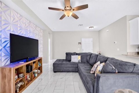 Casa en venta en Poinciana, Florida, 3 dormitorios, 145.67 m2 № 2197092 - foto 8