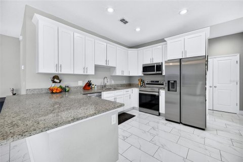 Casa en venta en Poinciana, Florida, 3 dormitorios, 145.67 m2 № 2197092 - foto 11