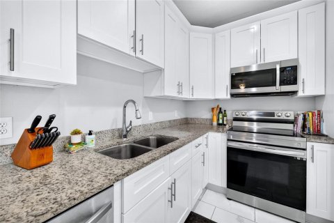 Casa en venta en Poinciana, Florida, 3 dormitorios, 145.67 m2 № 2197092 - foto 13
