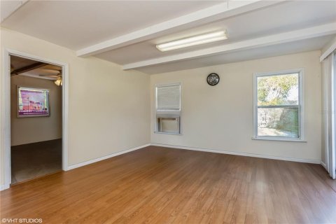 Propiedad comercial en venta en Weeki Wachee, Florida № 1608709 - foto 25
