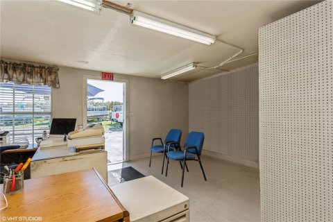 Propiedad comercial en venta en Weeki Wachee, Florida № 1608709 - foto 14