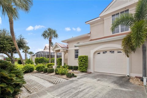 Townhouse in Punta Gorda, Florida 2 bedrooms, 174.38 sq.m. № 2198245 - photo 5
