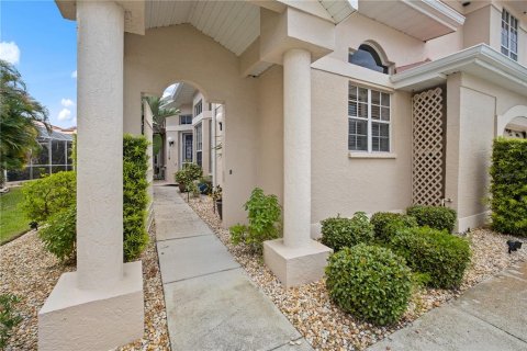 Townhouse in Punta Gorda, Florida 2 bedrooms, 174.38 sq.m. № 2198245 - photo 7