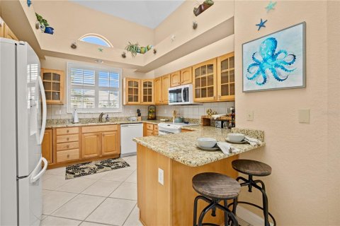Townhouse in Punta Gorda, Florida 2 bedrooms, 174.38 sq.m. № 2198245 - photo 17